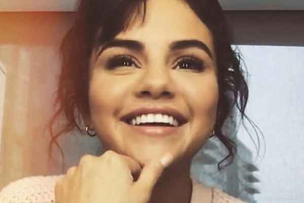 Selena Gomez é internada em clínica psiquiátrica, segundo TMZ