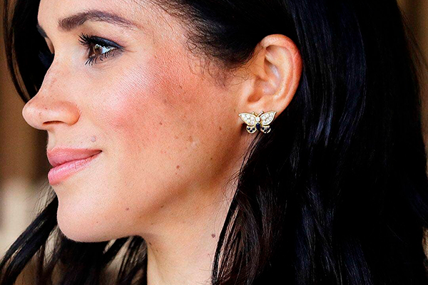 Meghan Markle mostra barriguinha de grávida pela primeira vez