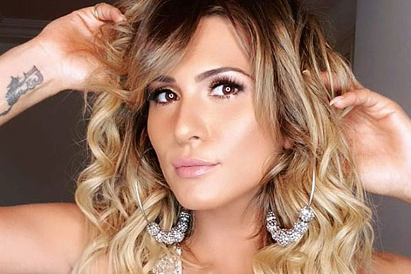 Lembra dela antes? Lívia Andrade surge IRRECONHECÍVEL em foto antiga