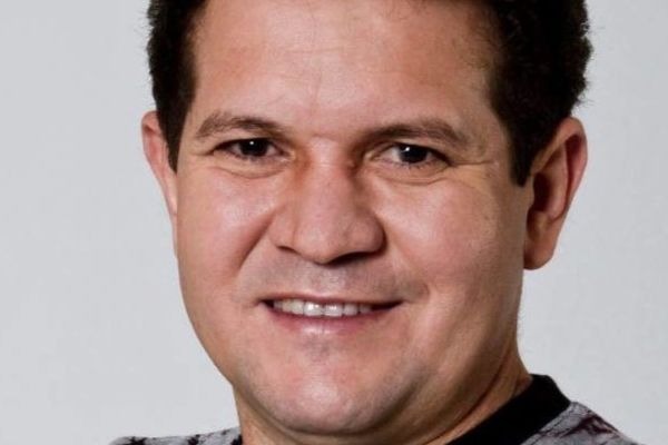 Focado no verão, Ximbinha é flagrado ralando em academia