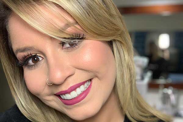 Marília Mendonça tenta fazer ´cara de rica´, mas faz ´cara de retardada´