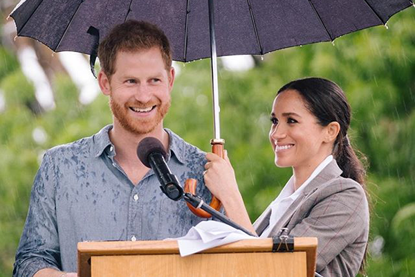 Susto no ar! Príncipe Harry e Meghan Markle passam apuros durante voo