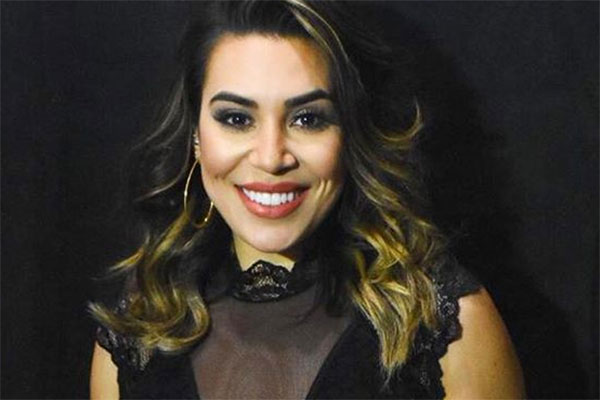 Naiara Azevedo ganha festa surpresa e presente inusitado