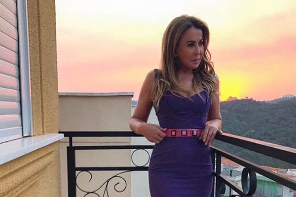 Zilu Godoi posta rodeada de ferraris esbanjando a mais pura ´chiqueza´