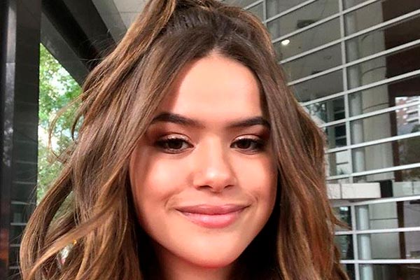 Maisa aparece de cabelo preso em foto