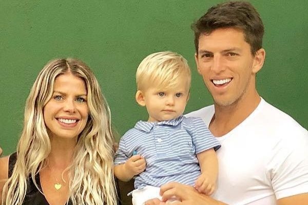 Vídeo do filho de Karina Bacchi tocando piano é a coisa mais FOFA do dia; confira!