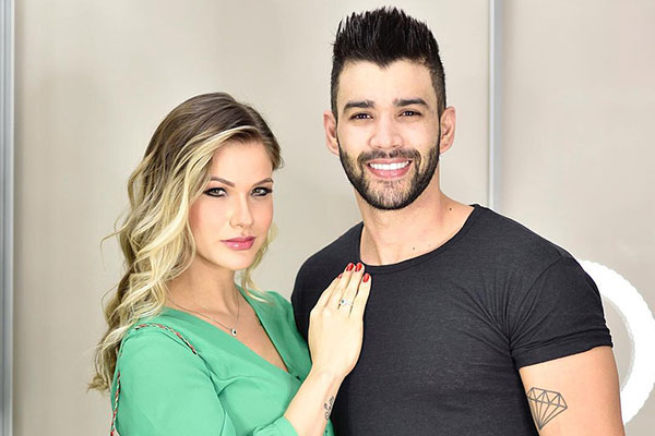 Andressa Suita surpreende e posa de roupa íntima 3 meses após dar à luz