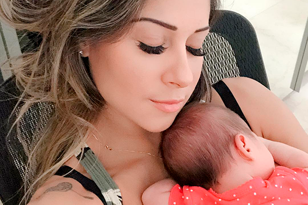 Menos de um mês após dar à luz, Mayra Cardi esbanja boa forma