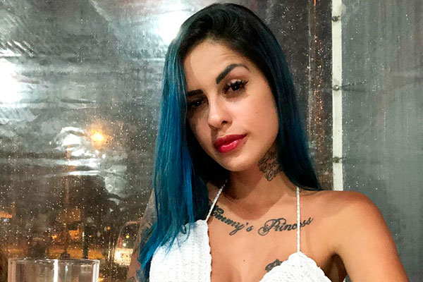 Tati Zaqui passou o feriadão daquele jeito: só de biquíni e curtindo!
