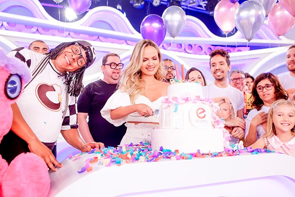 Eliana comemora seu aniversário e 30 anos de carreira neste domingo