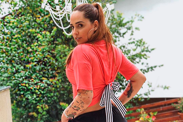 Perlla comemora aniversário de 30 anos com festa luxuosa