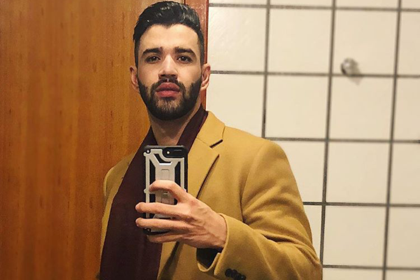 Gusttavo Lima posa em jatinho de R$ 40 milhões e faz desabafo na web