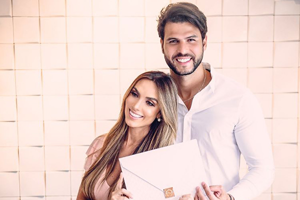 Veja os detalhes do vestido de casamento de Nicole Bahls