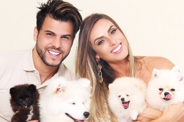 Toda brilhosa! Nicole Bahls usa vestido luxuoso para a festa de casamento