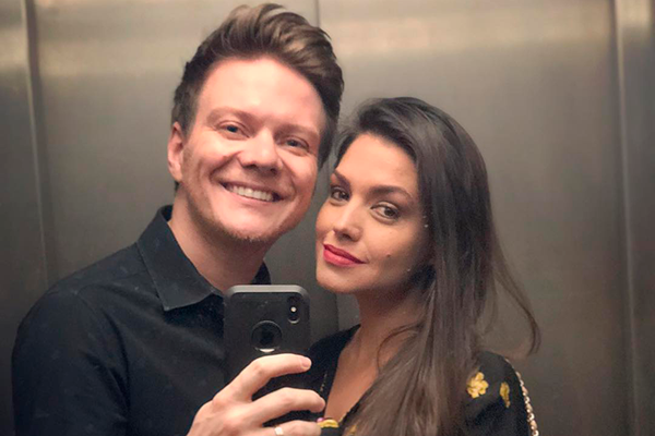 Fofura! Michel Teló e Thais Fersoza se declaram para os filhos