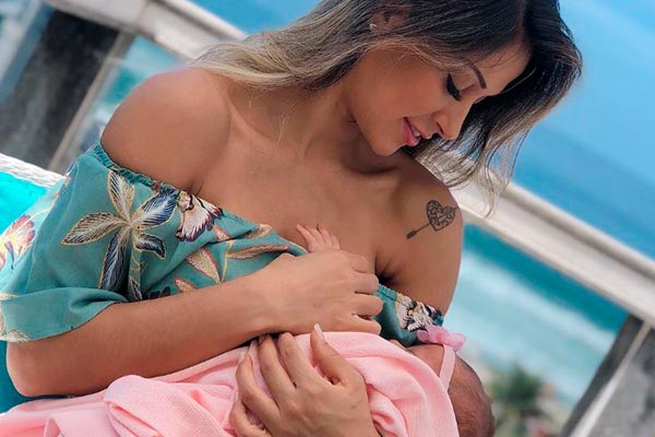Após críticas, Mayra Cardi posta novos vídeos da filha e ironiza situação