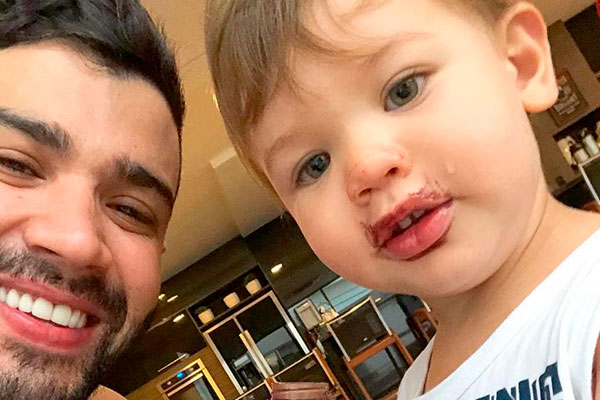 Filho de Gusttavo Lima vê cavalo pela 1º vez e tem reação fofíssima