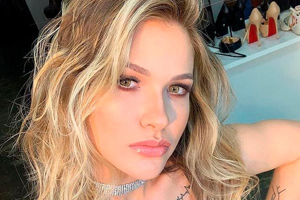 Andressa Suita flagra conversa entre avô e neto e encanta a web