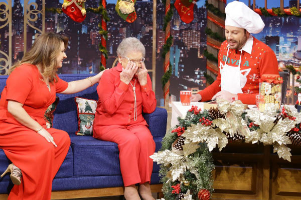 The Noite inaugura cenário de Natal com Palmirinha nesta segunda