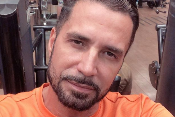 TRETA! Latino acusa ex-mulheres de viverem às custas de pensão