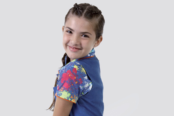 Lembra dela? Lívia Inhudes, a Vivi de Chiquititas, aparece SUPER linda em cenário princesa