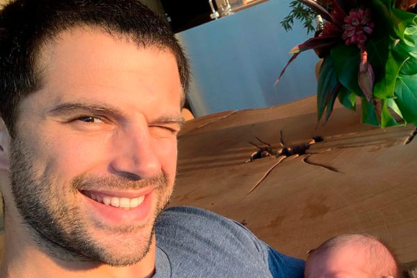 Pela primeira vez, Duda Nagle mostra o rosto da filha com Sabrina Sato