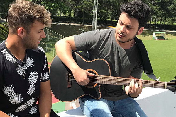 Jurados do Jovens Talentos cantam Só Pra Contrariar
