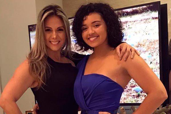 Filha de Carla Perez completa 17 anos e mostra que o tempo passou
