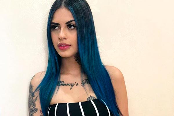 Tati Zaqui aposta em lentes de contato e divide opiniões