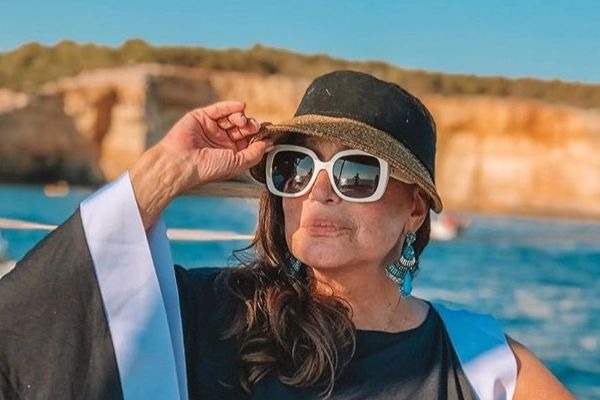 Suzana Vieira faz festança para fãs, mas um detalhe decepcionou os convidados