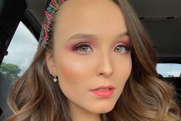 Prestes a completar 18 anos, Larissa Manoela ganhará festa surpresa e... um CARRÃO!