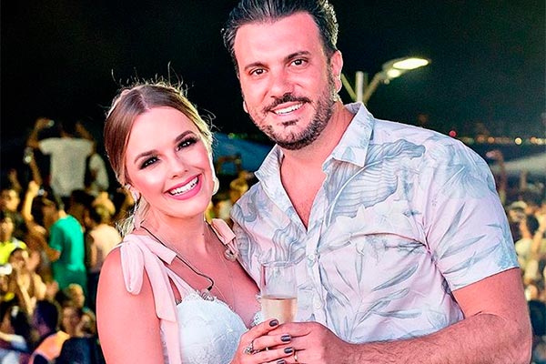Thaeme faz ensaio de gestante e revela bastidores