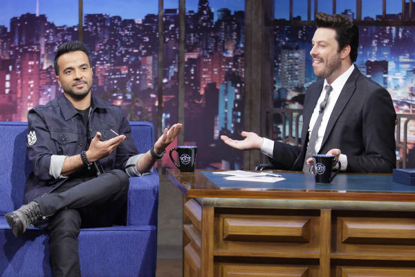 Luis Fonsi agita The Noite com Danilo Gentili na segunda-feira