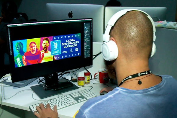 Editor de vídeo fazendo conteúdo da Copa do Nordeste