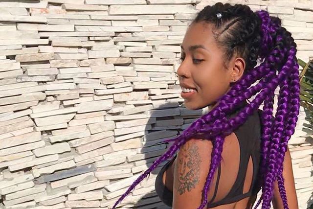 Irmã gata de Gracyanne Barbosa posa de biquíni e conquista legião de fãs