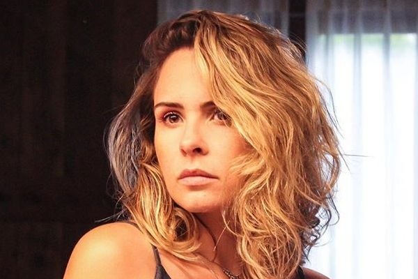 Ana Paula Renault faz procedimento estético no rosto e choca seguidores