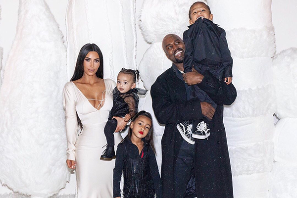 Kim Kardashian confirma que está esperando mais um filho com Kanye West