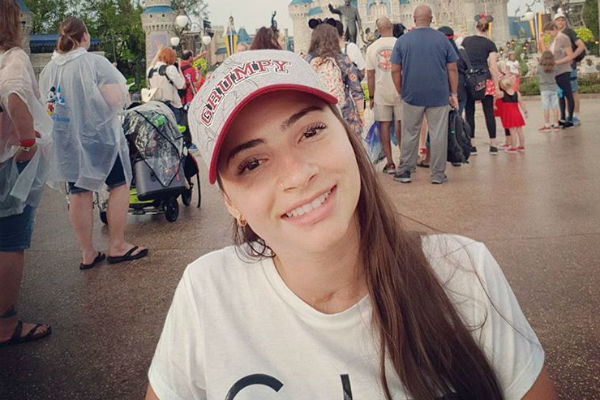 Ex-ginasta Lais Souza aparece movendo tronco em vídeo no Instagram