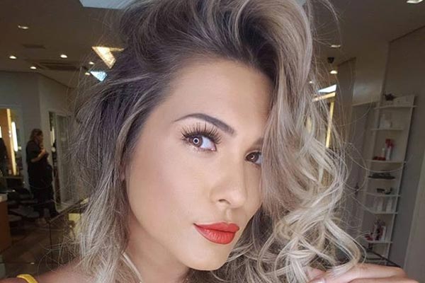 Lívia Andrade surpreende seguidores com foto de biquíni