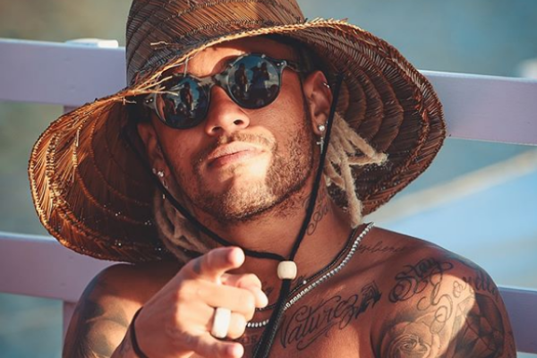 Casal novo na área? Fãs notam clima entre Neymar e modelo que namorou Biel