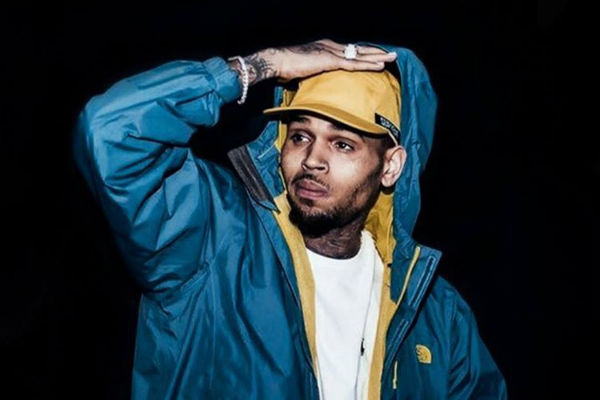Rapper Chris Brown é preso na França por suspeita de estupro