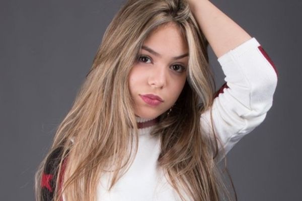 Após polêmica que a fez parar na Justiça, conheça a nova Mc Melody!