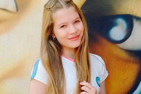 Julia Simoura na novela