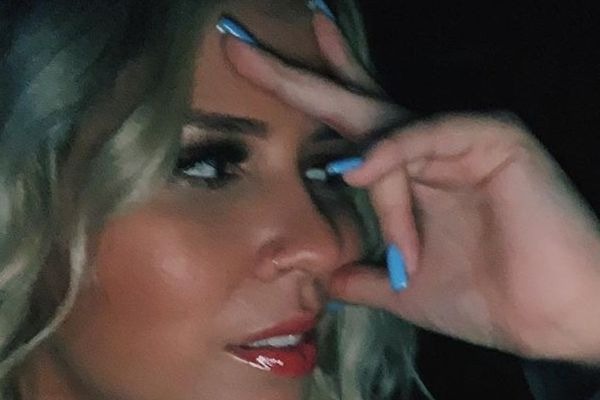 Marília Mendonça tenta falar inglês com fã gringa e momento é hilário!