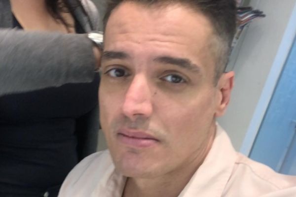 Após afastamento, Leo Dias agradece o carinho e anuncia mudanças radicais: ´Não é fácil!´