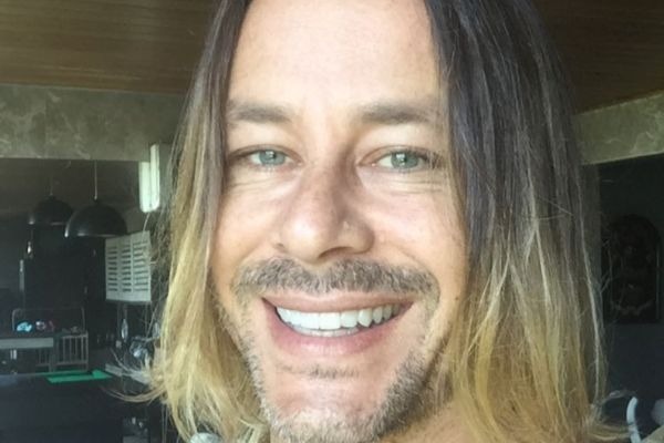 Em vídeo, Theo Becker aparece ´descontrolado´ e ´agredindo´ a companheira