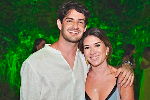 Apaixonado, Alexandre Pato faz declaração romântica para Rebeca Abravanel