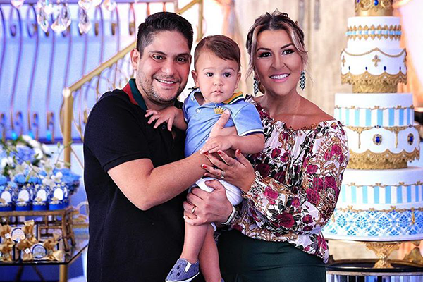 Separado recentemente, Jorge, da dupla com Mateus, chora em show com música romântica 