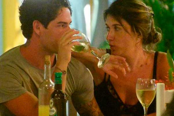 O amor está no ar! Alexandre Pato mostra momento íntimo com Rebeca Abravanel