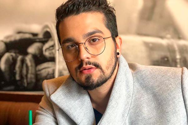 Luan Santana ostenta carro de luxo avaliado em mais de R$ 1 milhão